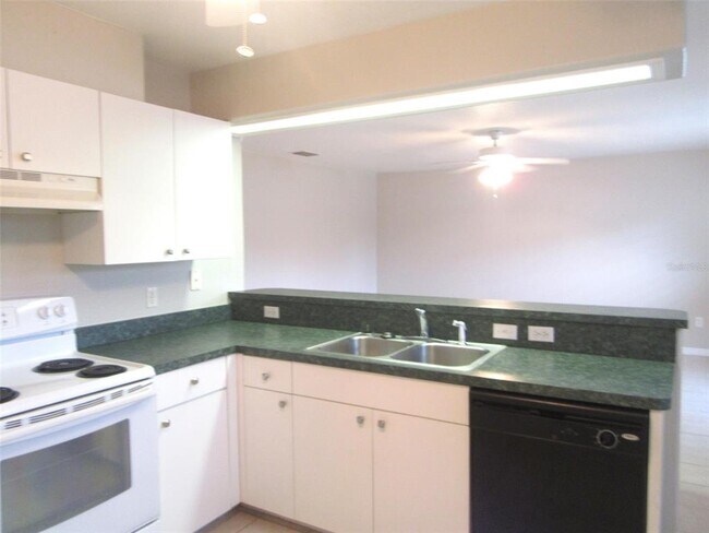 Foto del edificio - 1088 Nomad Rd