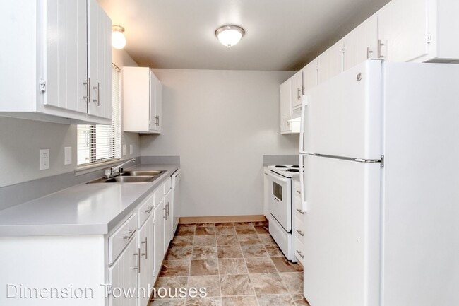 Building Photo - 413 Pattison St NE