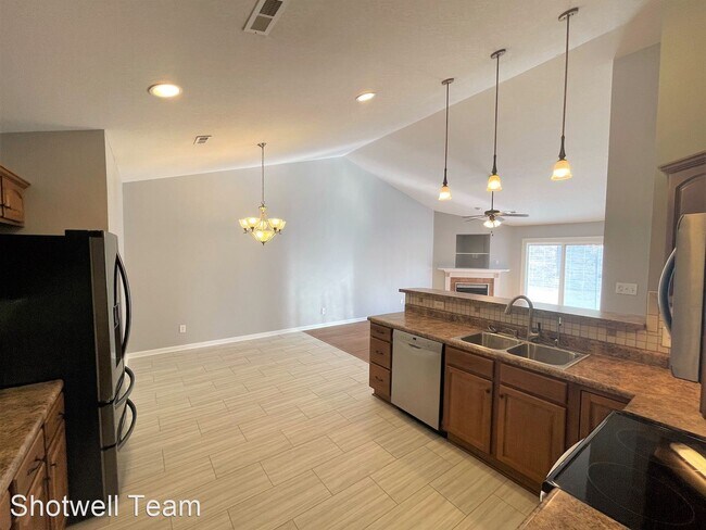Building Photo - 3 br, 2 bath House - 8781 Carriage House Way