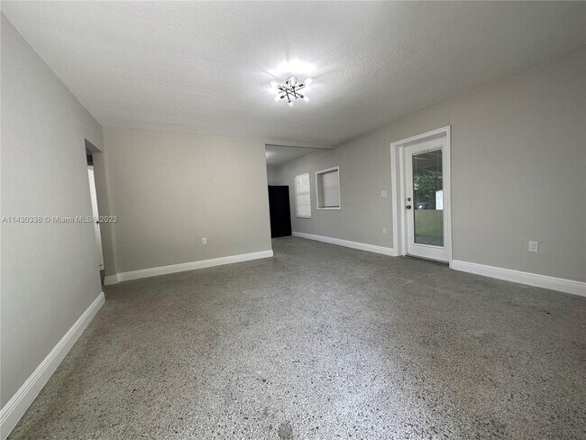 Foto del edificio - 1140-1142 NE 1st Ave.