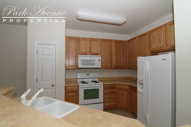 Building Photo - 5742 Bent Creek Cir