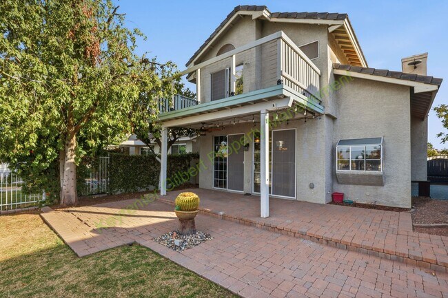 Foto del edificio - Lakefront Gilbert Home in Prime Location Near Parks, Shopping & Easy Freeway Access