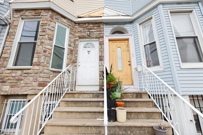 Foto del edificio - 256.5 Fairmount Ave