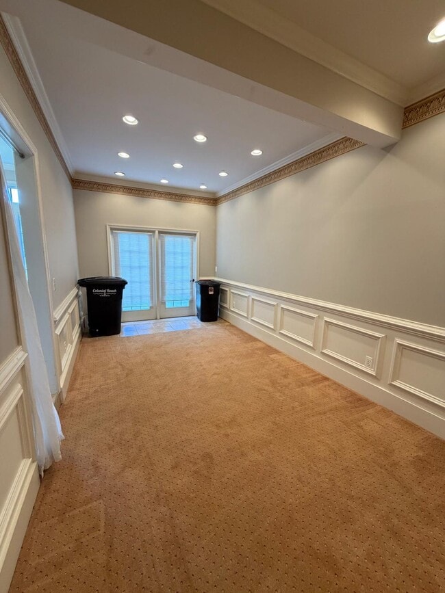 Building Photo - 701 Monroe Point Dr
