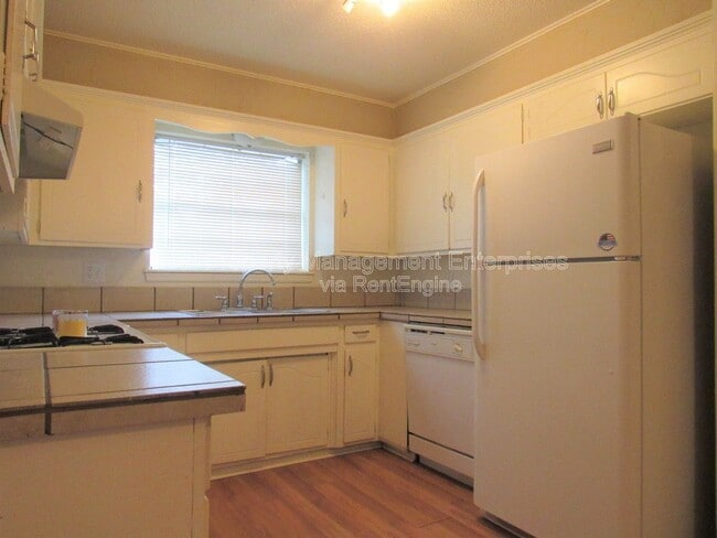 Foto del edificio - 637 Redstone Ave