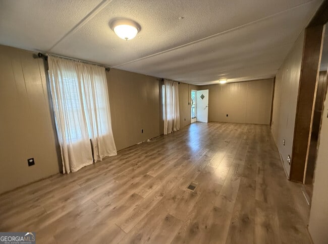 Building Photo - 1057 McGee Rd
