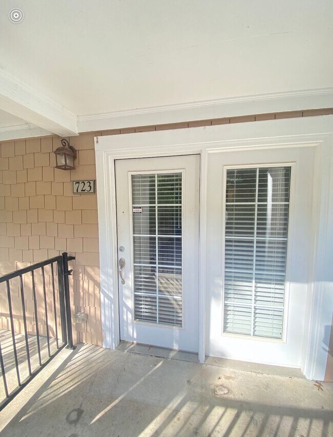 Building Photo - 1035 S Barnett Shoals Rd