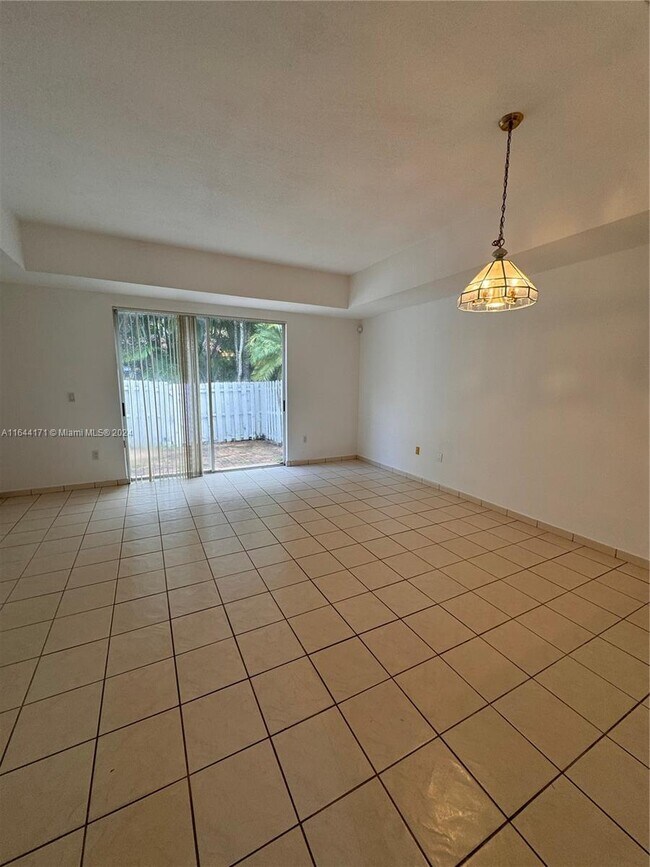 Foto del edificio - 10941 NW 43rd Ln