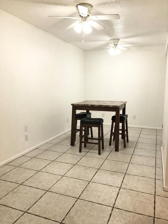 Foto del edificio - 1114 E 52nd St