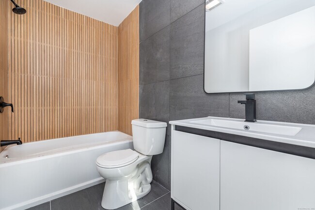 Foto del edificio - 1252 Main St