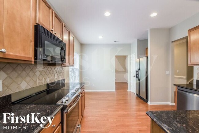Building Photo - 4075 Shadetree Dr