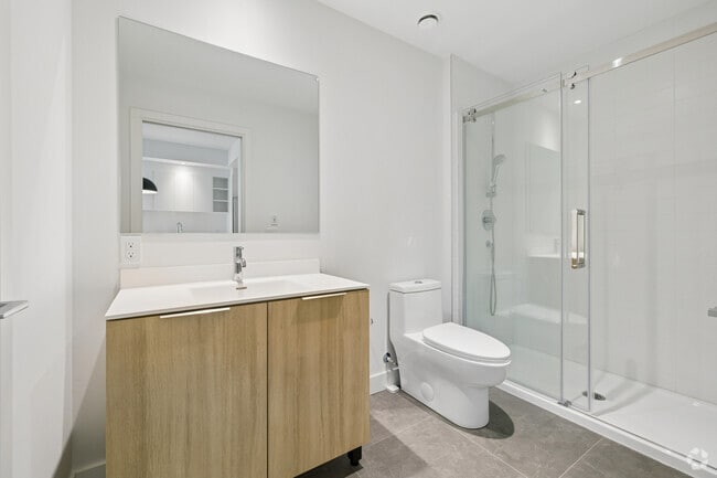 1BR, 1BA - 598SF - Bathroom - Mellem Grace Dart