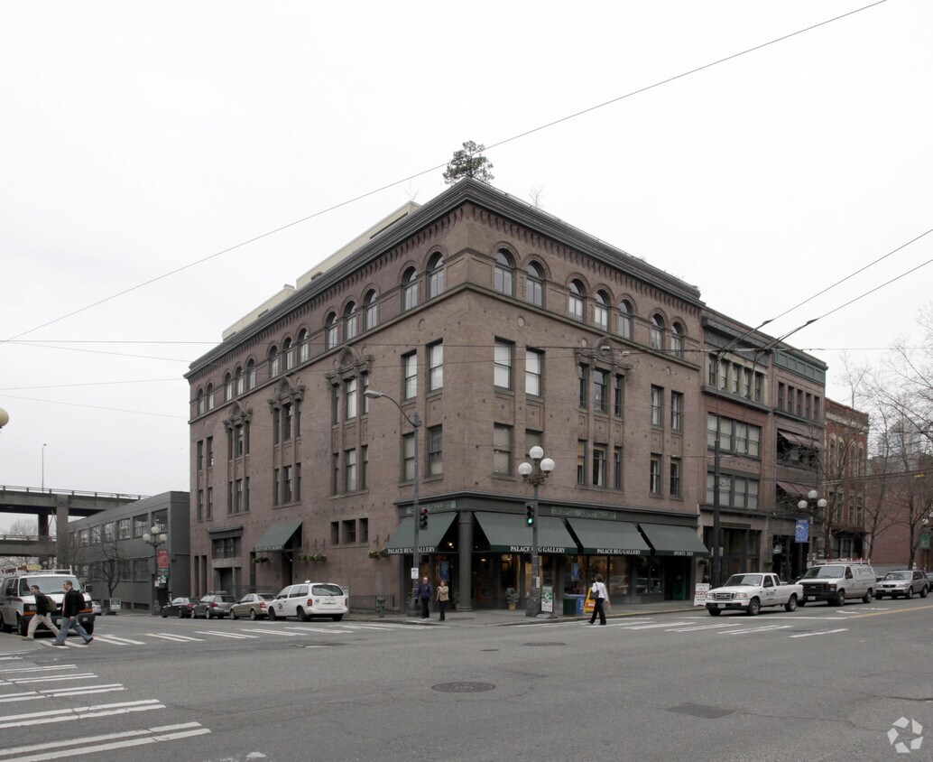 Foto principal - 323 1st Ave S