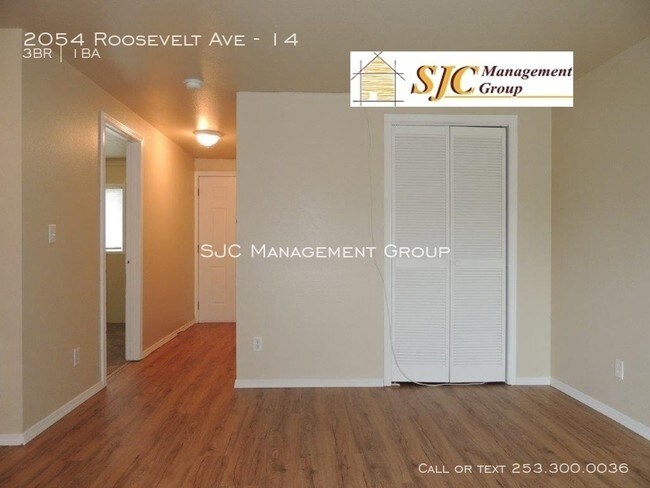 Foto del edificio - 2054 Roosevelt Ave