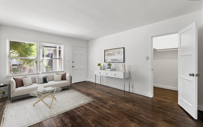 Foto del edificio - 5427 Kinston Ave