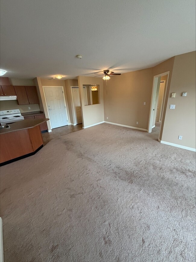 Building Photo - 7536-7536 Topaz Dr