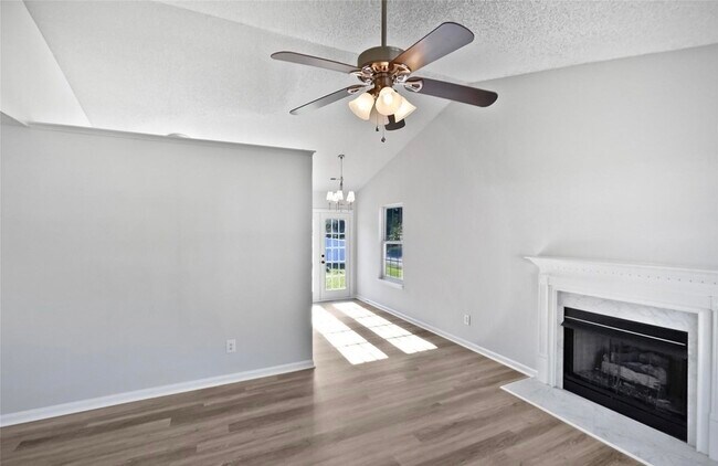 Foto del edificio - 1131 Summit Hills Dr