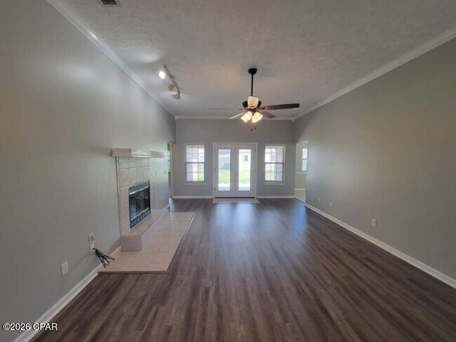 Foto del edificio - 2406 Maple Ct