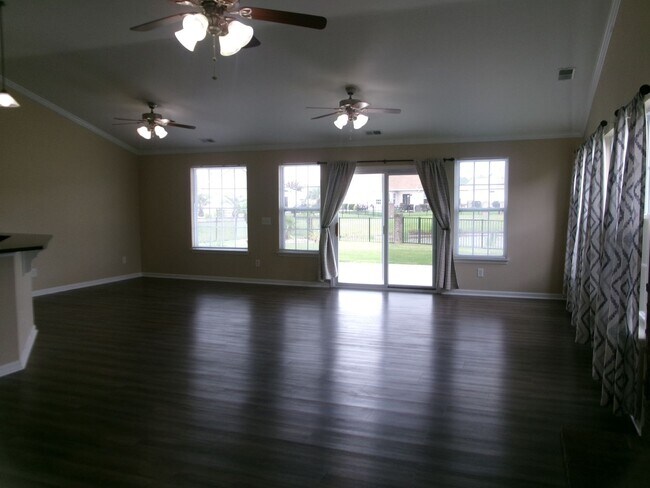 Foto del edificio - 4 bedroom, 3 bath home in Surfside Beach Club