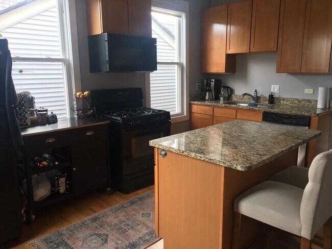 Foto del edificio - 1236 W Oakdale Ave