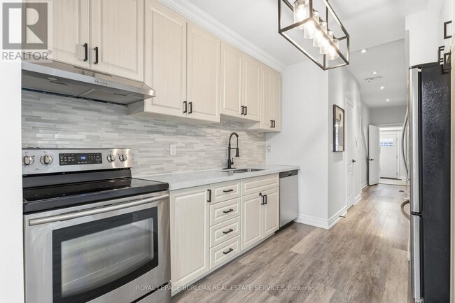 Building Photo - 71 Glendale Ave N