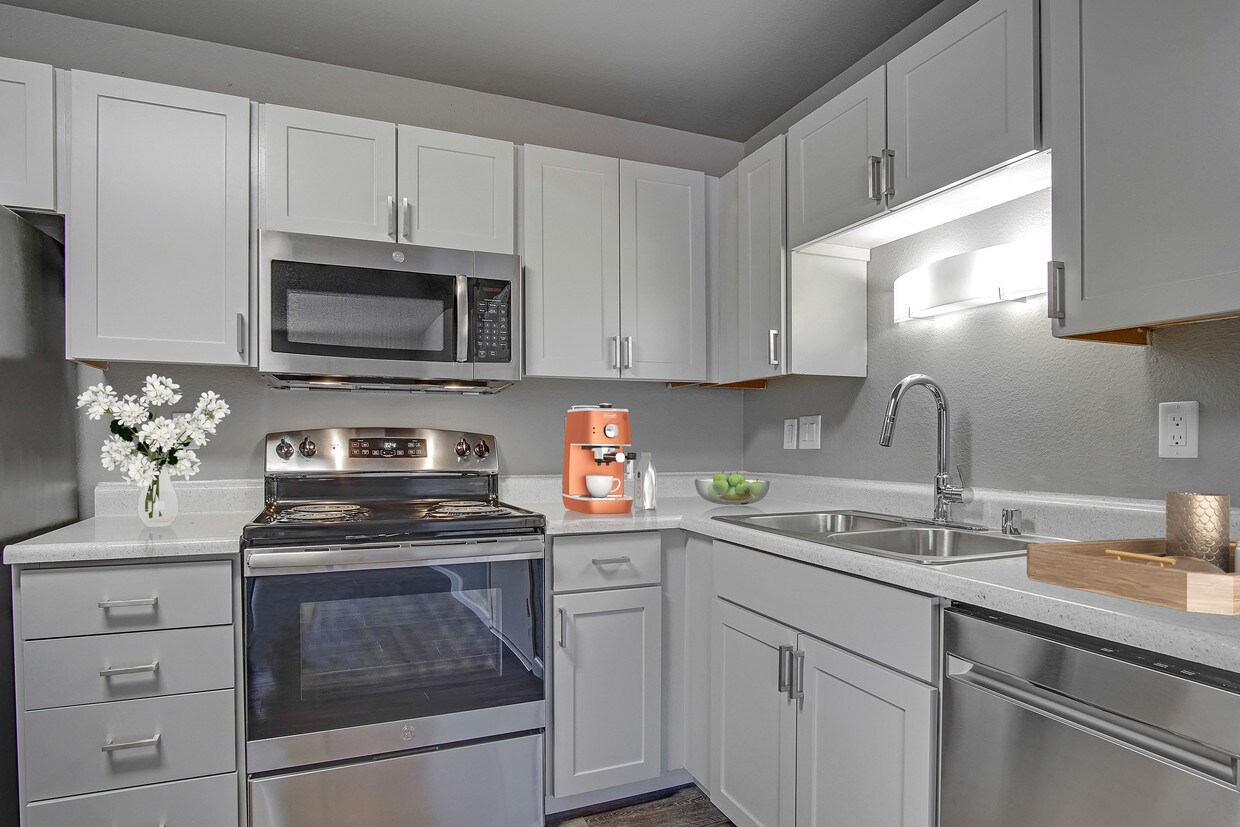 THE AURORA Apartments in Sparks, NV