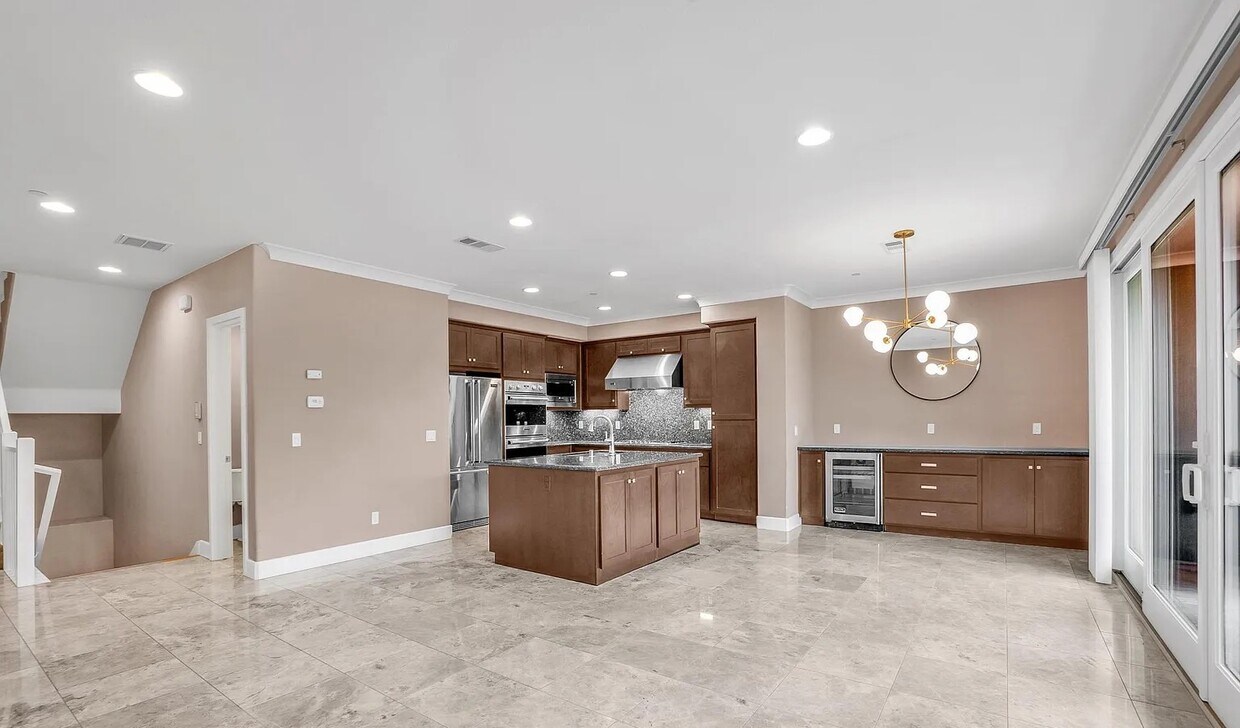 Kitchen - 138 Summit Way