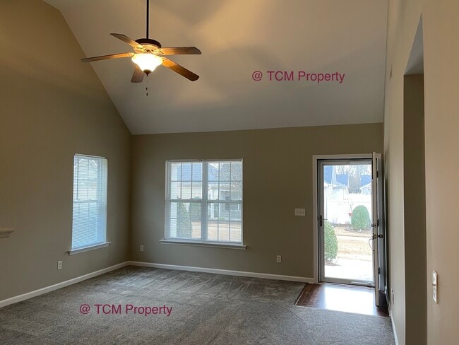 Great Room - 624 Callaway Ct