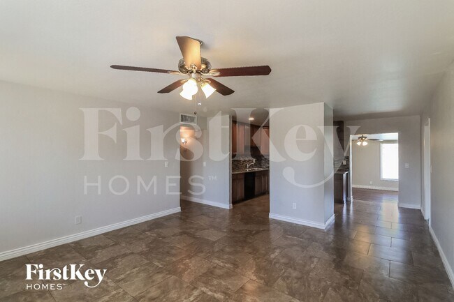 Building Photo - 3301 W Windrose Dr