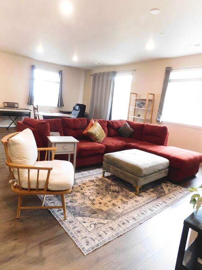 Building Photo - Charming 3 bedroom home for rent