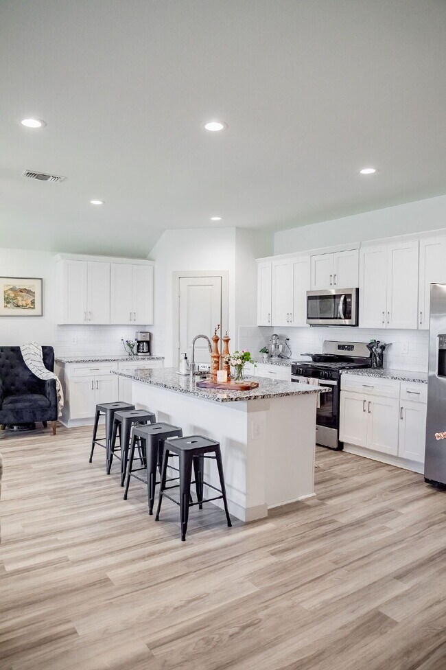 Building Photo - Gorgeous 4/2 in Cooper ISD