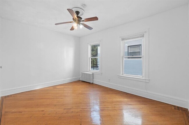Building Photo - 128 BENTLEY Ave