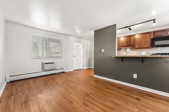 Photo - Courtyard at Cherry Creek Apartments