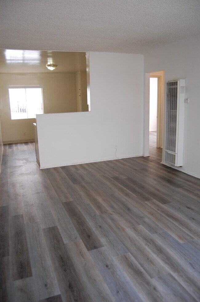 Foto del edificio - 16911 Yukon Ave
