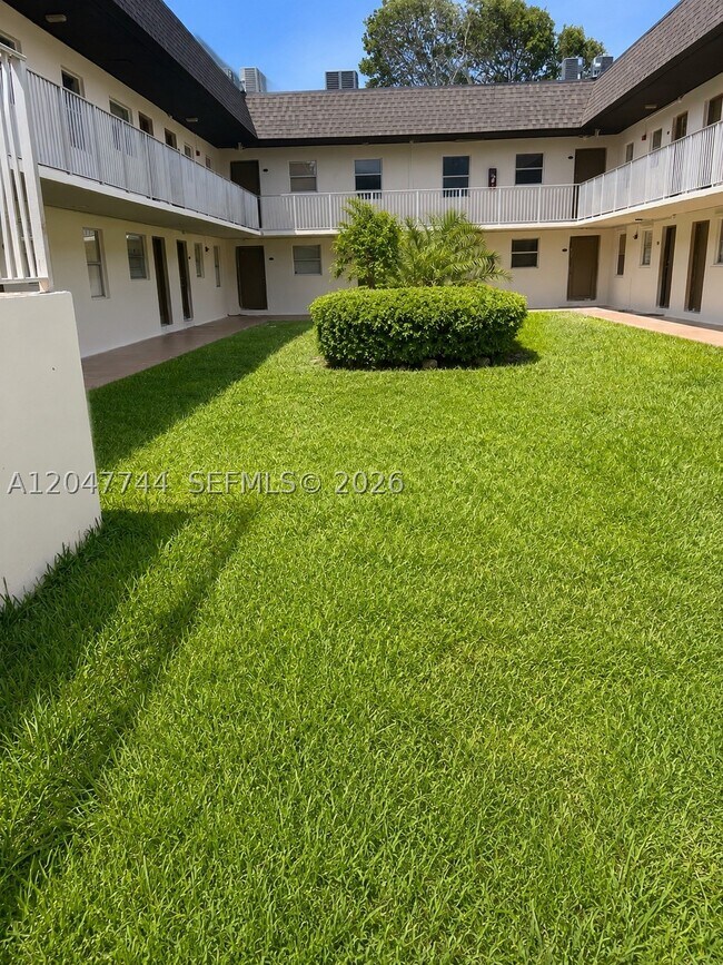 Building Photo - 8601 SW 94th St