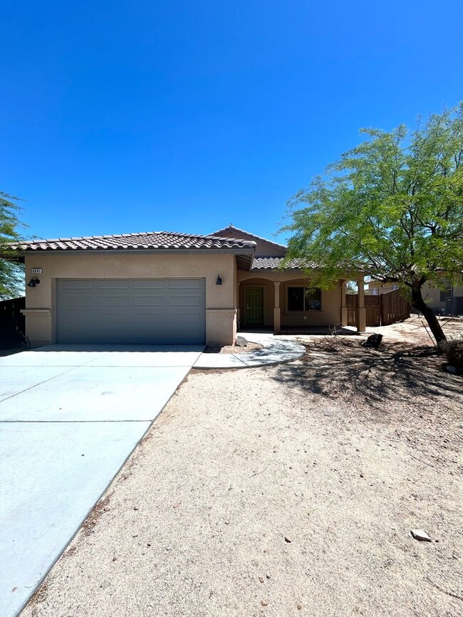 Foto del edificio - 4 Bedroom / 2 Bathroom efficient home