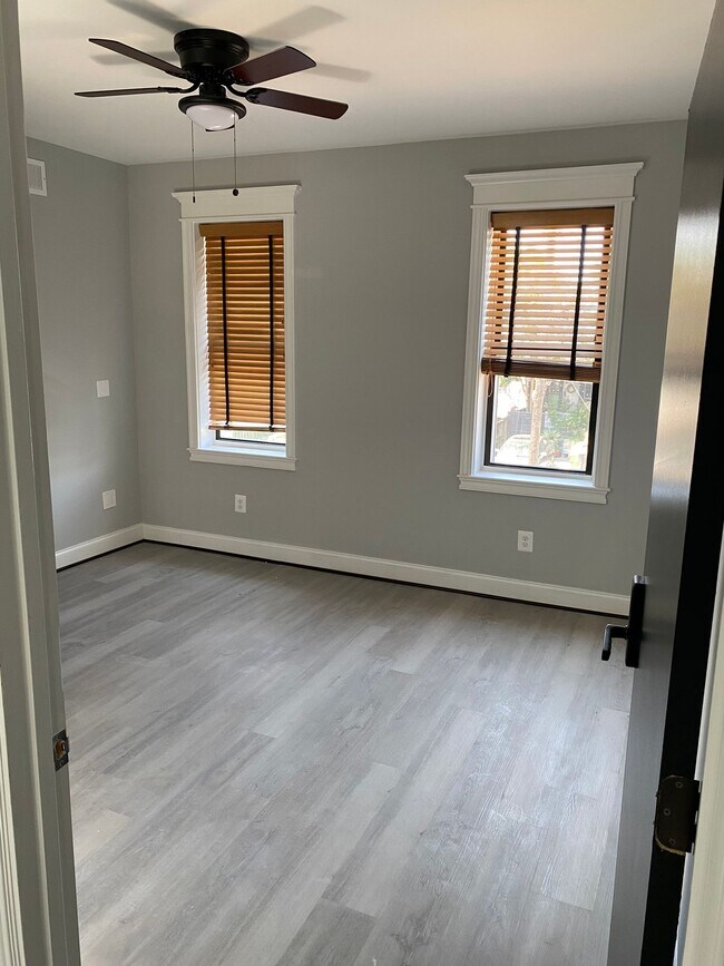 Foto del edificio - 146 N East Ave