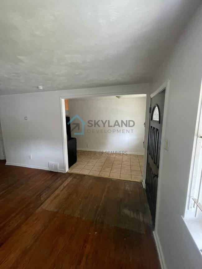 Building Photo - 2202 S 56th St