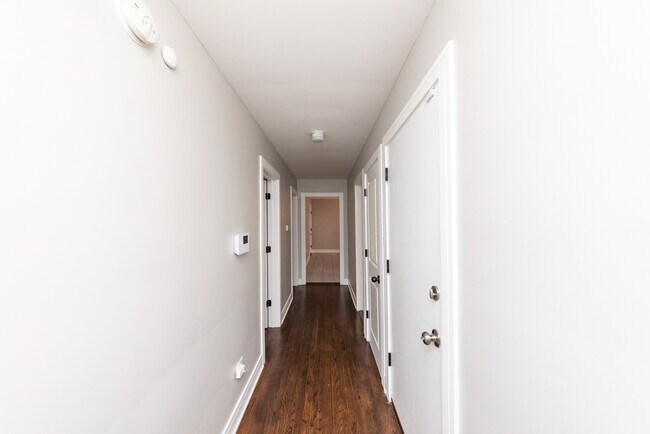 Foto del edificio - 3058 N Kostner Ave