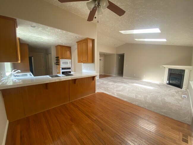 Foto del edificio - 748 Mule Deer St NW