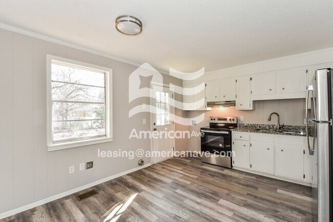 Foto del edificio - 2124 Sandy Run Dr
