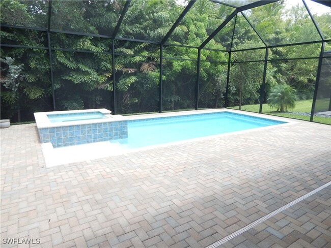 Building Photo - 11331 Jacaranda Dr