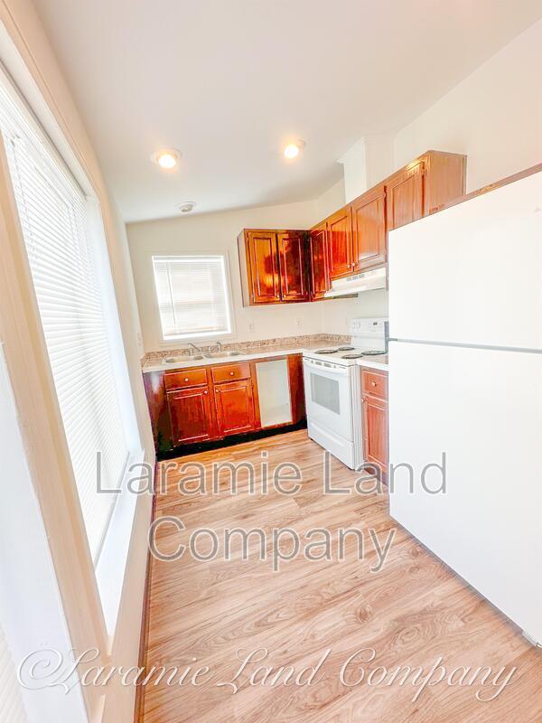 Building Photo - 388 N Buchanan St