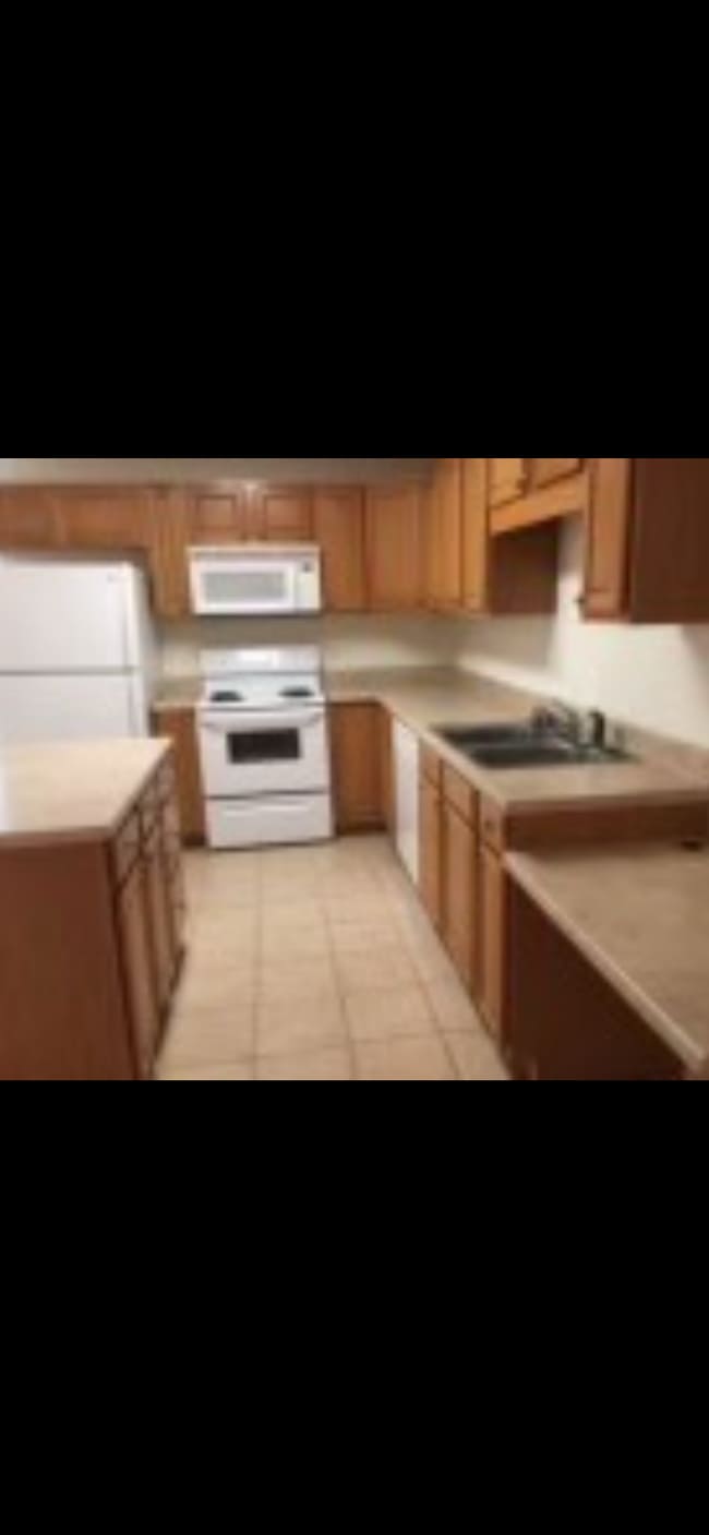 Building Photo - 905 Bagwell Dr