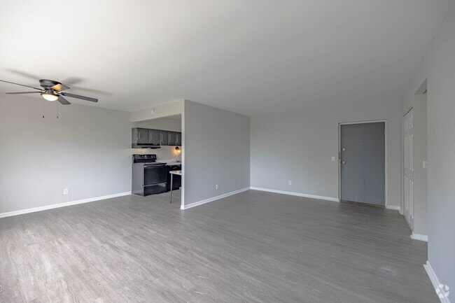 2BR, 2BA - 985SF - Cedar Tower