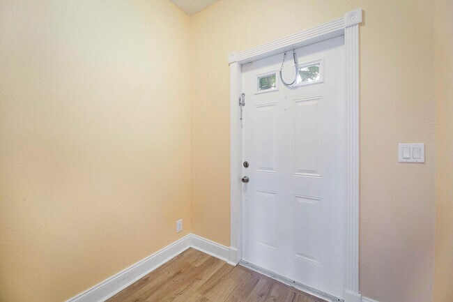 Building Photo - 8046 Sanibel Dr