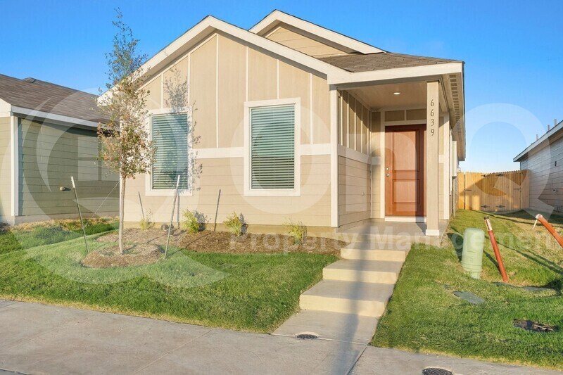 Foto principal - 6639 Coulter Dr