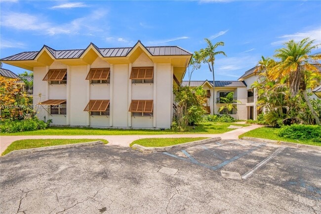 Building Photo - 9354 SW 77th Ave