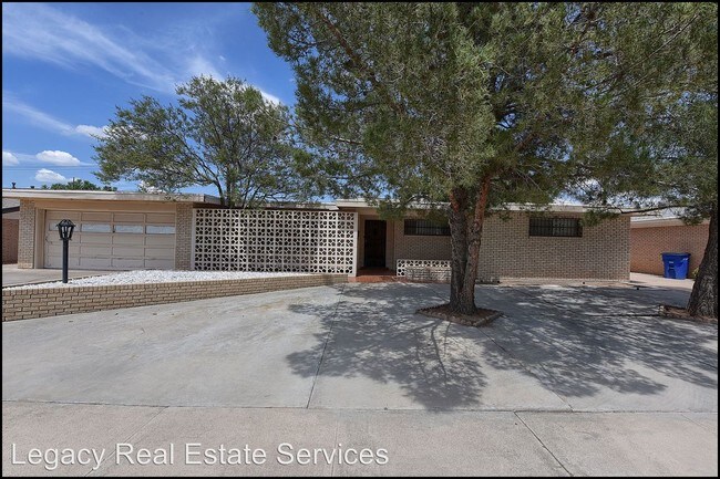 Building Photo - 8317 Cielo Vista Dr