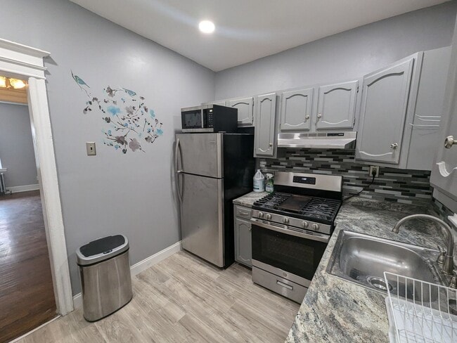 Building Photo - Remodeled Row - North Philadelphia